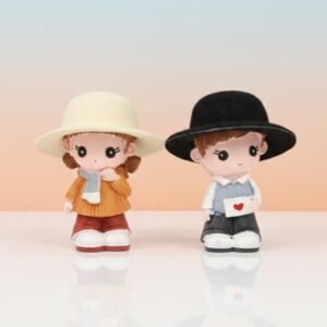 Sweet Moments: Handcrafted Couple Figurines